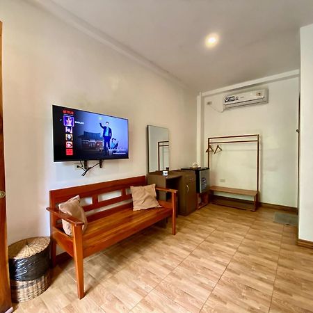 White Bada Guesthouse 锡基霍尔 外观 照片